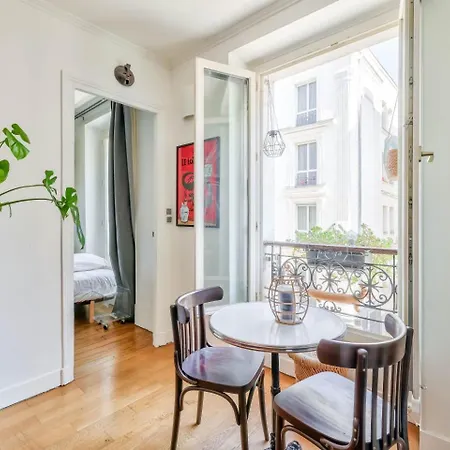 Lovely 1br Flat Near Voltaire Metro Station Lägenhet